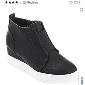 Nib Steve Madden ladies wedge sneakers